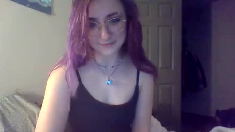 Lynn  online show from February 21, 7:59 pm
