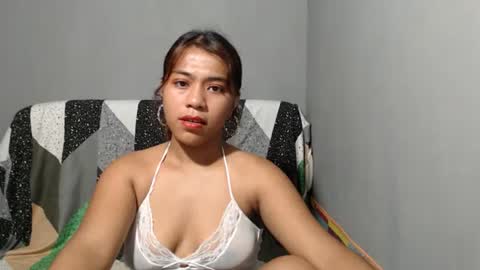 Snapshot of lynskaye2005 chatting on June 22, 8:50 pm Lyn online show from June 22, 8:50 pm