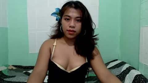 Snapshot of lynskaye2005 chatting on July 3, 9:54 pm Lyn online show from July 3, 9:54 pm