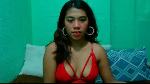 Snapshot of lynskaye2005 chatting on July 23, 9:24 pm Lyn online show from July 23, 9:24 pm