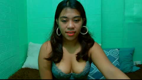 Snapshot of lynskaye2005 chatting on July 28, 6:53 pm Lyn online show from July 28, 6:53 pm