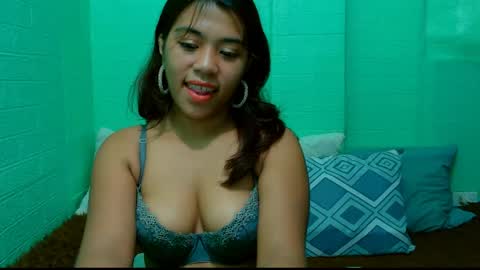 Snapshot of lynskaye2005 chatting on July 28, 7:39 pm Lyn online show from July 28, 7:39 pm