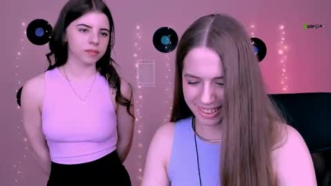 Snapshot of lyra_desire chatting on May 27, 8:33 am lyra_desire online show from May 27, 8:33 am