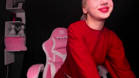 Lyra 3 online show from May 29, 4:27 pm