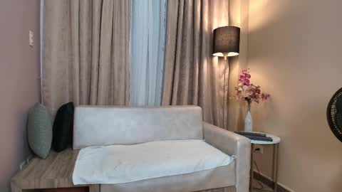 Lyravendrell online show from February 13, 11:50 am