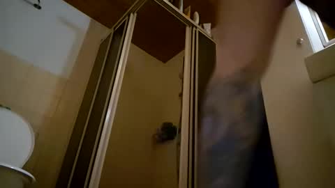 Snapshot of m1guele chatting on January 11, 8:14 pm Fucklover online show from January 11, 8:14 pm