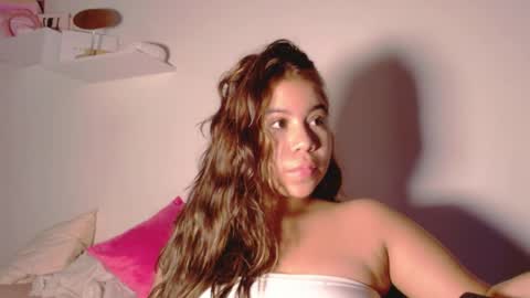 Snapshot of m1la_18 chatting on May 1, 4:50 am mila online show from May 1, 4:50 am