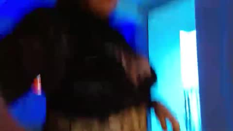 Snapshot of m33li chatting on March 23, 10:58 pm Meli online show from March 23, 10:58 pm