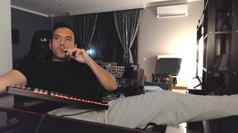 ready to cum online show from December 3, 7:33 pm