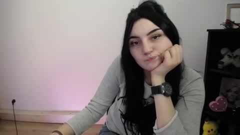 Snapshot of m_i_k_i_ chatting on February 14, 12:24 pm m_i_k_i_ online show from February 14, 12:24 pm