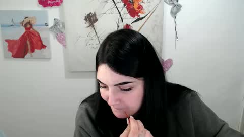 Snapshot of m_i_k_i_ chatting on March 10, 12:10 pm m_i_k_i_ online show from March 10, 12:10 pm