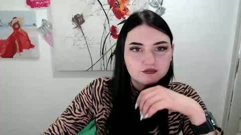 Snapshot of m_i_k_i_ chatting on March 15, 11:16 am m_i_k_i_ online show from March 15, 11:16 am