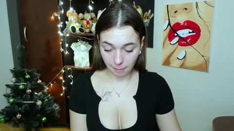 Snapshot of m_vikki chatting on January 4, 2:14 pm Vikki online show from January 4, 2:14 pm