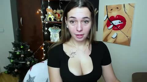 Snapshot of m_vikki chatting on January 10, 9:23 am Vikki online show from January 10, 9:23 am