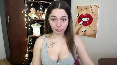 Snapshot of m_vikki chatting on March 7, 9:51 am Vikki online show from March 7, 9:51 am