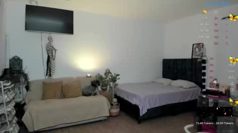 maaddy_ online show from October 29, 2:58 am