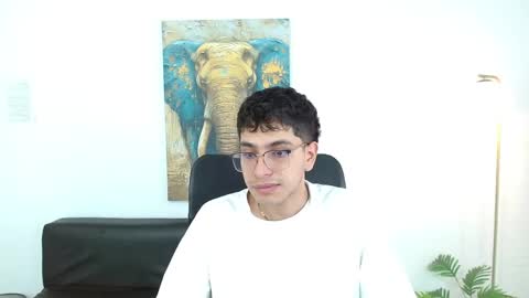 Max online show from March 12, 3:18 pm