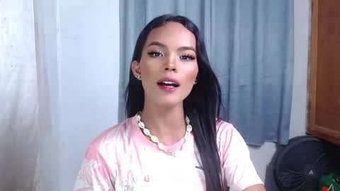 Snapshot of mabuhay_lola chatting on May 10, 9:25 am Divina online show from May 10, 9:25 am