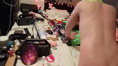 mac1119 online show from March 2, 8:43 am