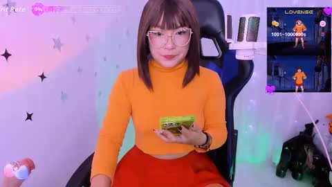 MacarenaIndependent model  online show from October 12, 8:30 pm