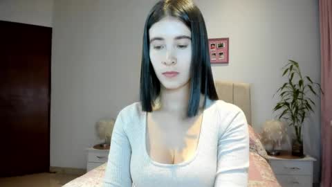 Macarena online show from April 22, 1:30 am