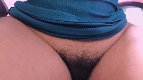Snapshot of macey_hairy chatting on December 1, 9:42 pm Macey Elliot Modelo Independiente online show from December 1, 9:42 pm
