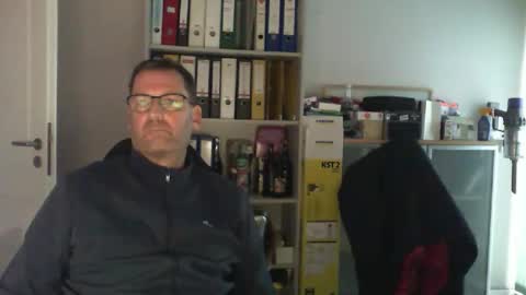 macfly67 online show from October 5, 4:16 pm