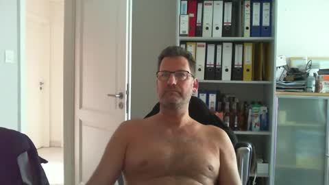 macfly67 online show from May 14, 6:20 am