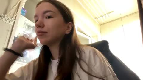 Snapshot of machellebazaldua chatting on May 11, 5:02 am Mila online show from May 11, 5:02 am