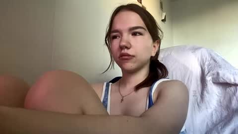 Snapshot of machellebazaldua chatting on June 2, 2:08 pm Mila online show from June 2, 2:08 pm