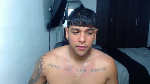 Snapshot of mack_demon chatting on January 7, 4:04 am Mack online show from January 7, 4:04 am