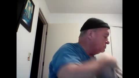 mackdocc001 online show from December 3, 11:57 pm