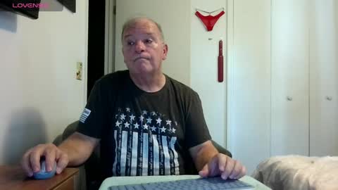 mackdocc001 online show from April 13, 2:22 pm