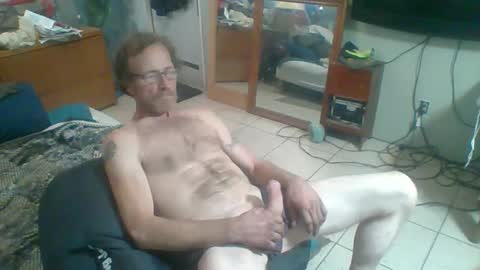 Snapshot of mackdog1369 chatting on December 19, 3:41 pm mackdog1369 online show from December 19, 3:41 pm