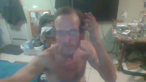 Snapshot of mackdog1369 chatting on December 29, 9:17 am mackdog1369 online show from December 29, 9:17 am