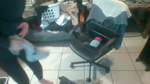 Snapshot of mackdog1369 chatting on February 18, 10:03 pm mackdog1369 online show from February 18, 10:03 pm