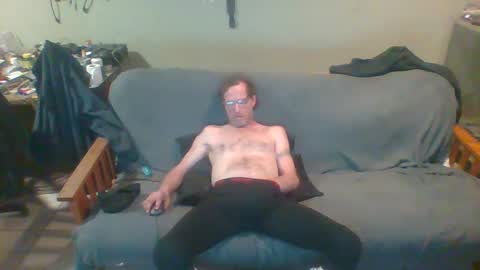 Snapshot of mackdog1369 chatting on March 7, 1:42 am mackdog1369 online show from March 7, 1:42 am