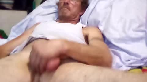 Snapshot of mackdog1369 chatting on October 31, 6:47 am mackdog1369 online show from October 31, 6:47 am