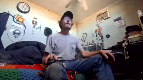 Snapshot of mackdog1369 chatting on November 16, 7:52 pm mackdog1369 online show from November 16, 7:52 pm