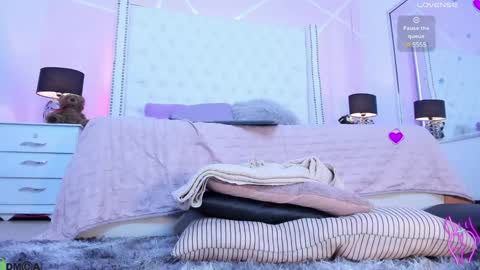 Snapshot of mackenzie_17 chatting on January 9, 4:41 am Mackenzie online show from January 9, 4:41 am