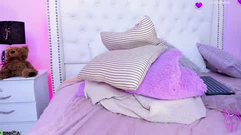 Snapshot of mackenzie_17 chatting on January 23, 5:24 am Mackenzie online show from January 23, 5:24 am