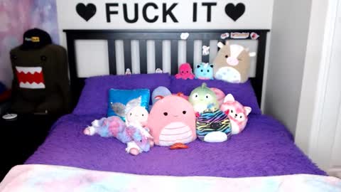 Mackenzie Wolfe online show from December 3, 4:20 am