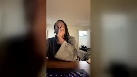 Snapshot of macribz chatting on January 19, 6:28 am Duke Dangler online show from January 19, 6:28 am