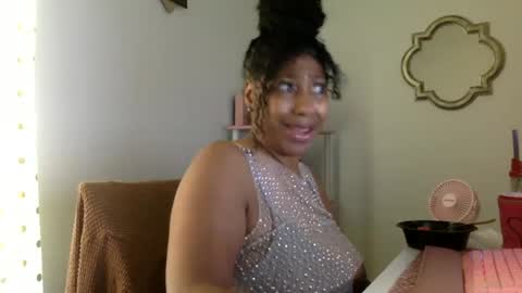 madam_glam online show from July 15, 4:34 pm