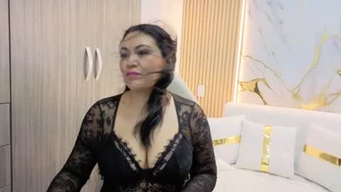 Snapshot of madam_hott chatting on September 16, 3:40 am Madam Hott online show from September 16, 3:40 am