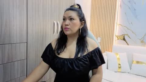 Snapshot of madam_hott chatting on September 21, 3:41 am Madam Hott online show from September 21, 3:41 am