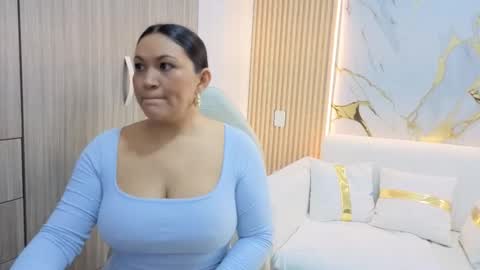 Snapshot of madam_hott chatting on September 22, 3:41 am Madam Hott online show from September 22, 3:41 am