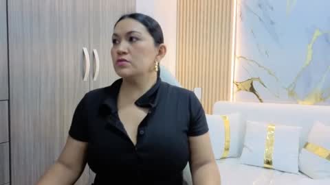 Snapshot of madam_hott chatting on September 27, 4:06 am Madam Hott online show from September 27, 4:06 am