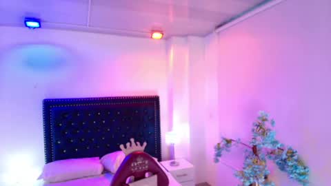 Snapshot of madame_scarllet chatting on June 4, 11:38 am Madame Scarllet online show from June 4, 11:38 am