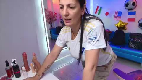 Snapshot of madame_scarllet chatting on July 18, 11:47 am Madame Scarllet online show from July 18, 11:47 am